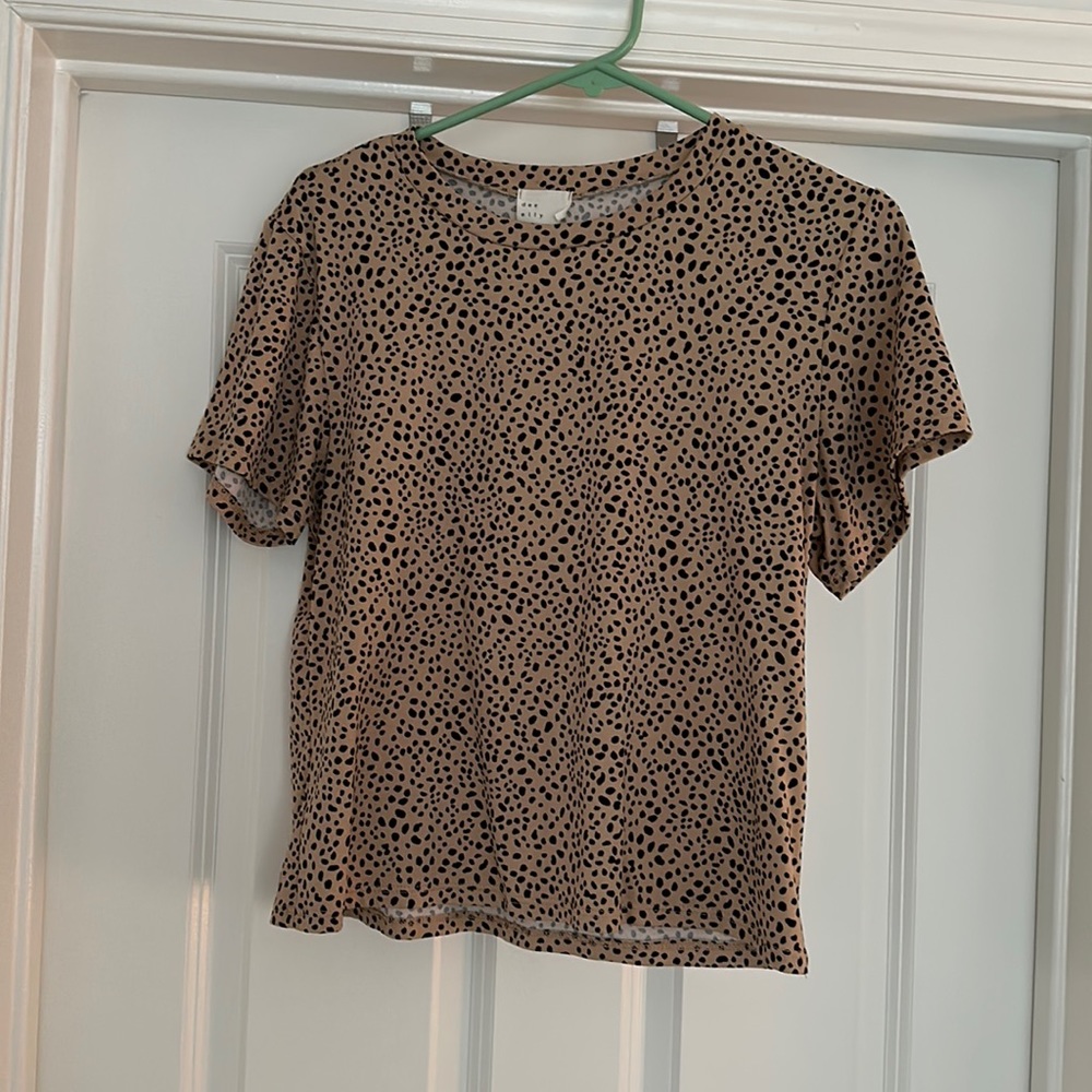 Dee elly Cheetah t-shirt. Size medium